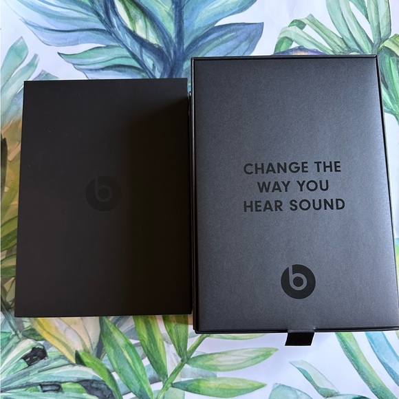 Beats Studio 3 wireless headphone - Matte Black NWT - Picture 11 of 13